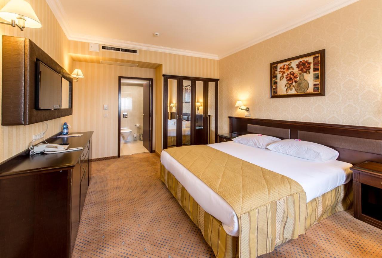 Ramada Hotel & Suites By Wyndham Bucharest North Luaran gambar