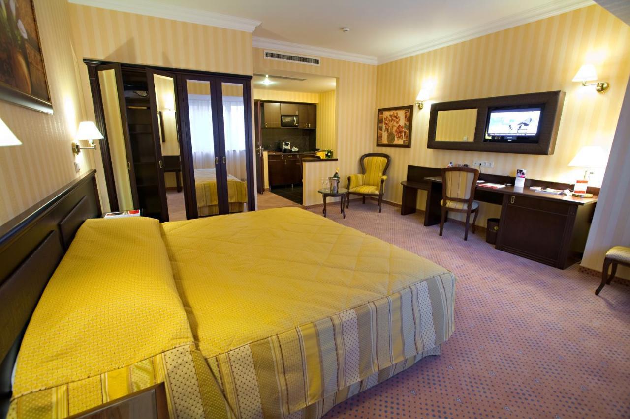 Ramada Hotel & Suites By Wyndham Bucharest North Luaran gambar