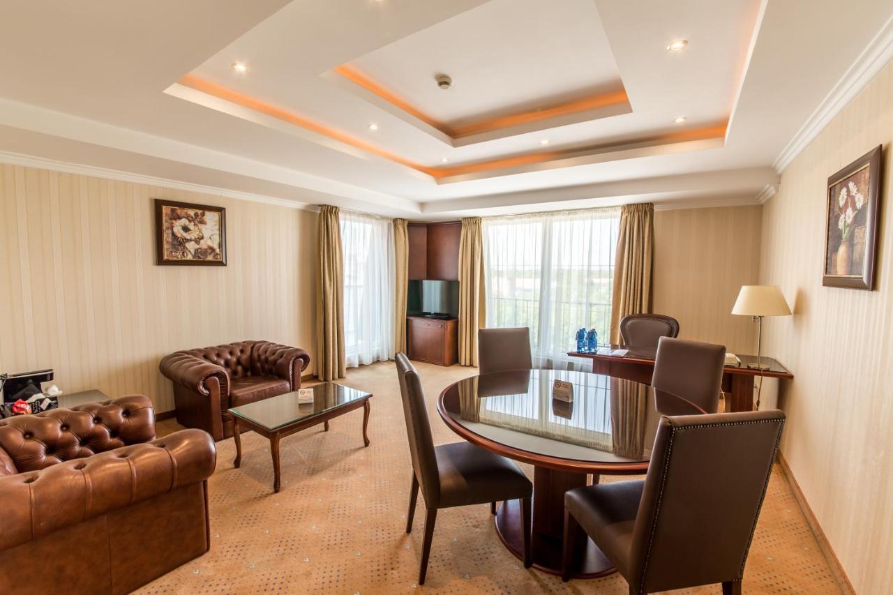 Ramada Hotel & Suites By Wyndham Bucharest North Luaran gambar