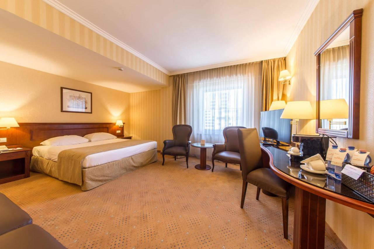 Ramada Hotel & Suites By Wyndham Bucharest North Luaran gambar