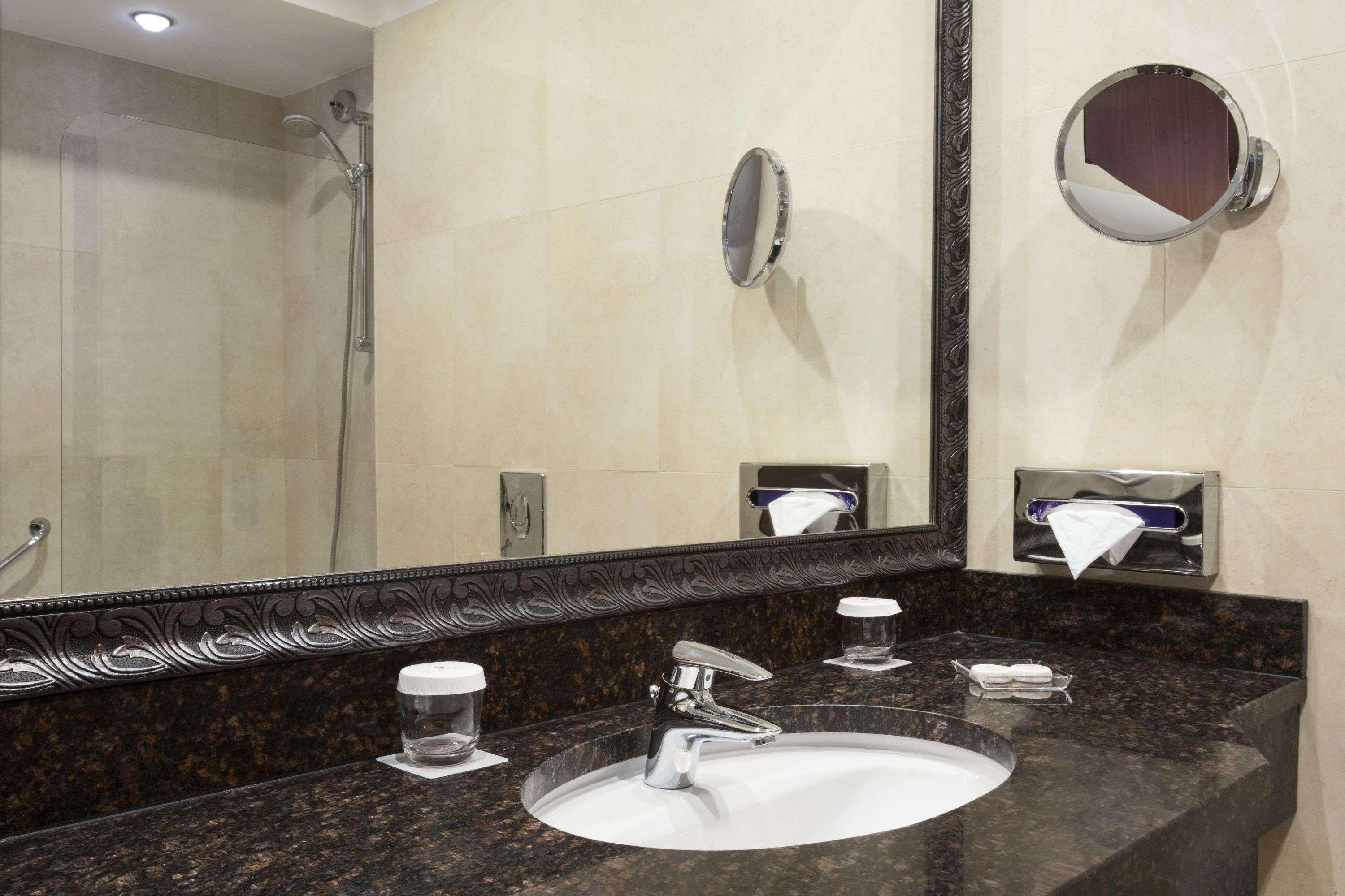 Ramada Hotel & Suites By Wyndham Bucharest North Luaran gambar