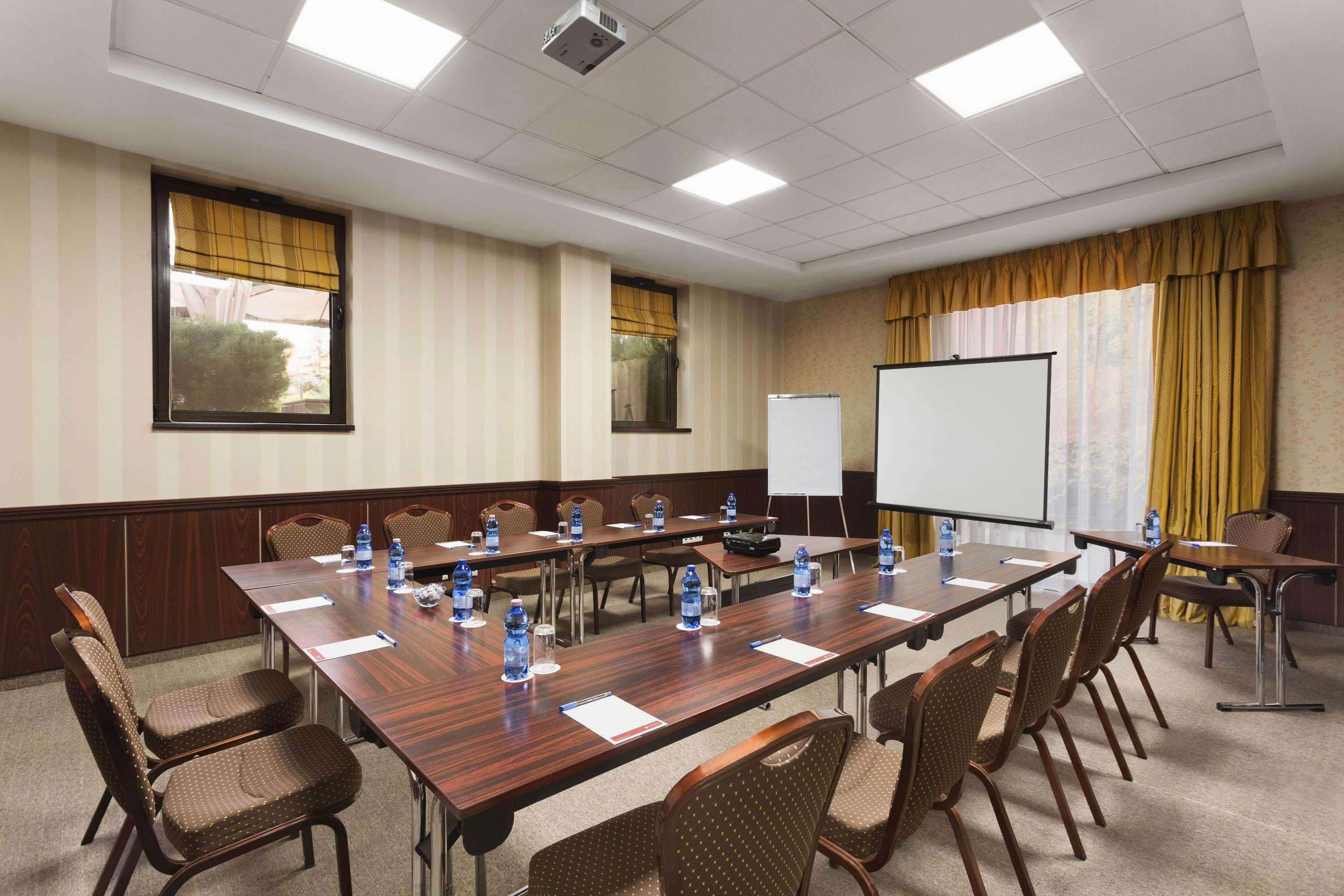 Ramada Hotel & Suites By Wyndham Bucharest North Luaran gambar