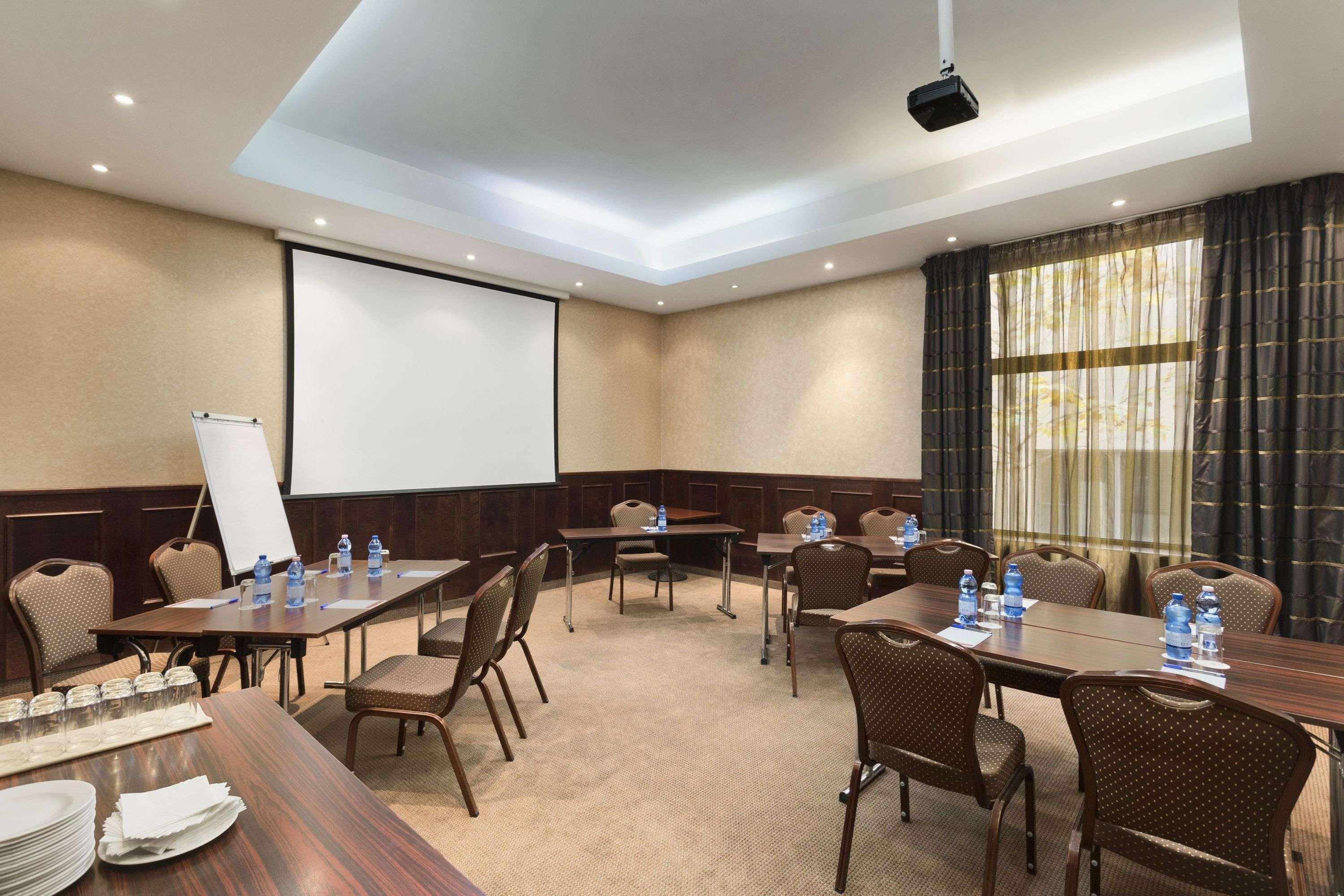 Ramada Hotel & Suites By Wyndham Bucharest North Luaran gambar