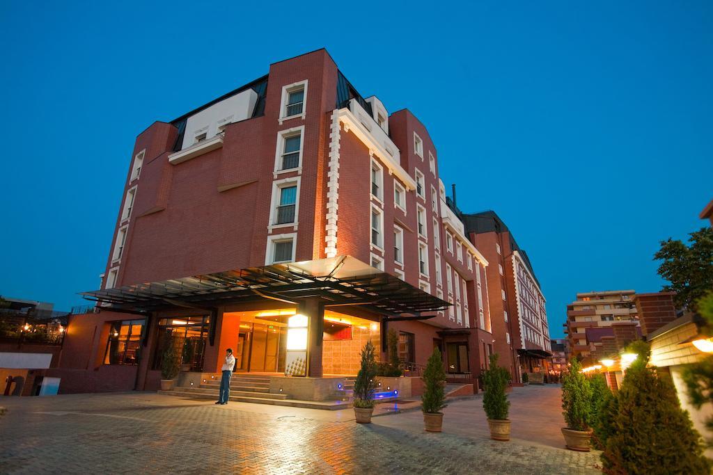 Ramada Hotel & Suites By Wyndham Bucharest North Luaran gambar
