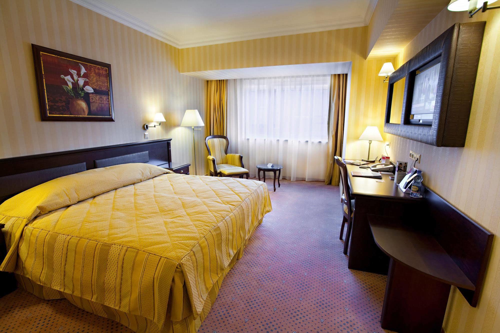 Ramada Hotel & Suites By Wyndham Bucharest North Luaran gambar