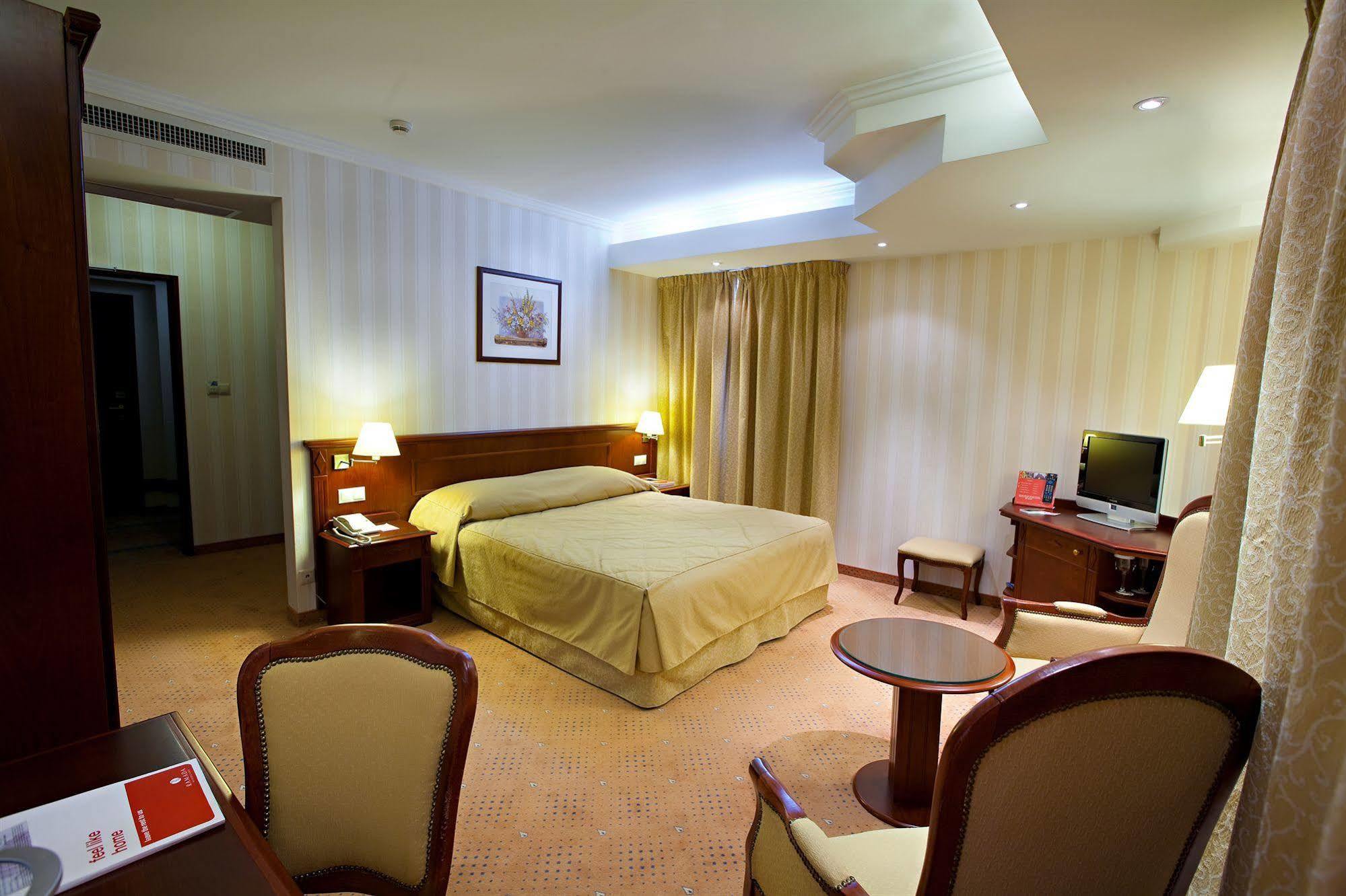 Ramada Hotel & Suites By Wyndham Bucharest North Luaran gambar