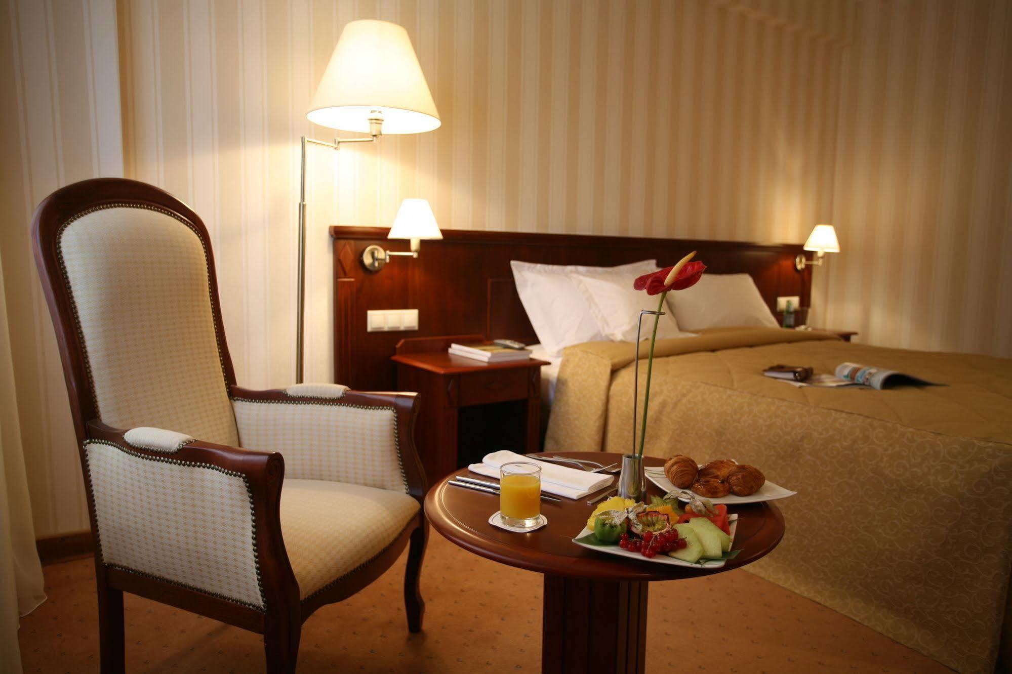 Ramada Hotel & Suites By Wyndham Bucharest North Luaran gambar