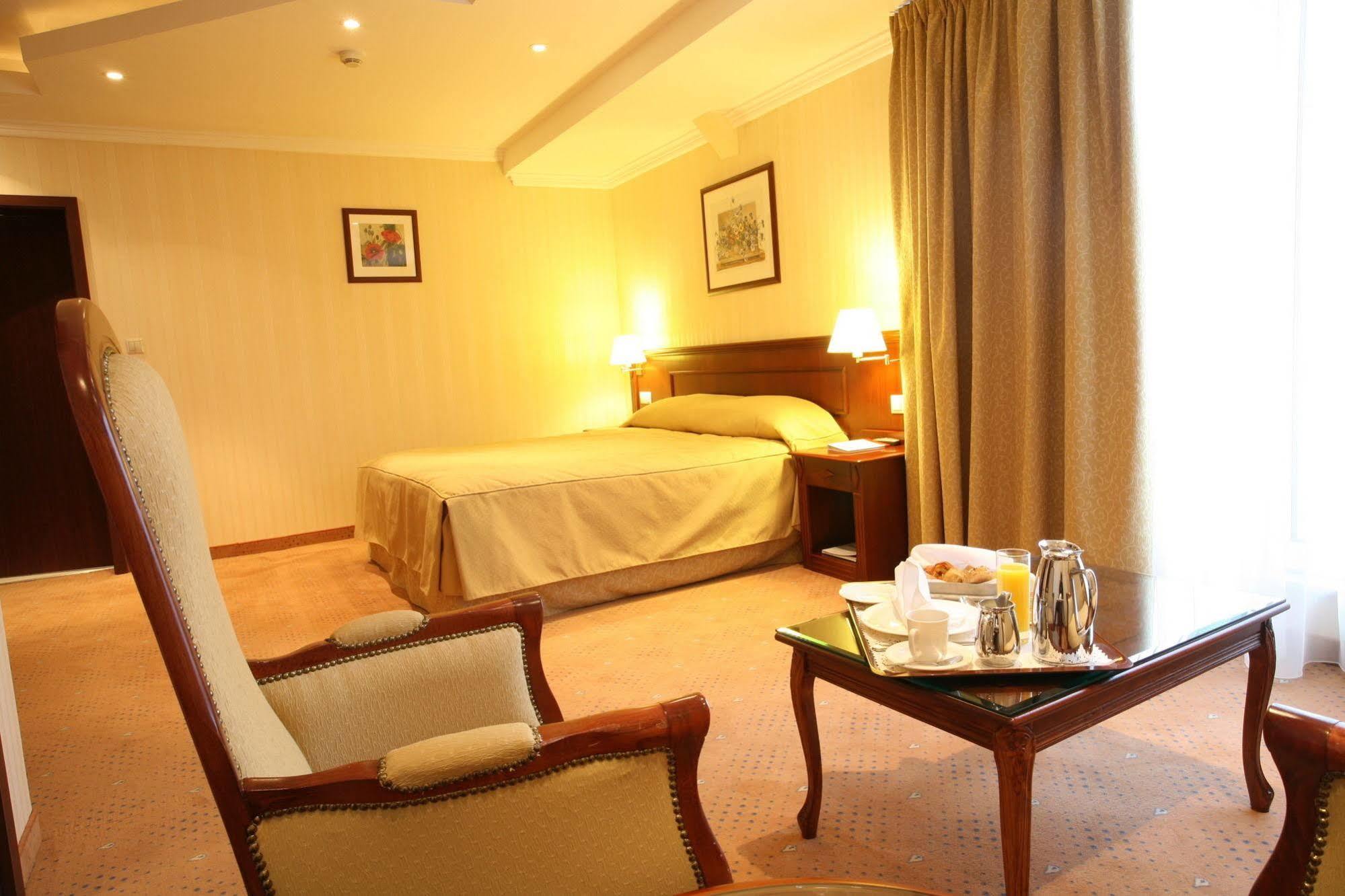 Ramada Hotel & Suites By Wyndham Bucharest North Luaran gambar