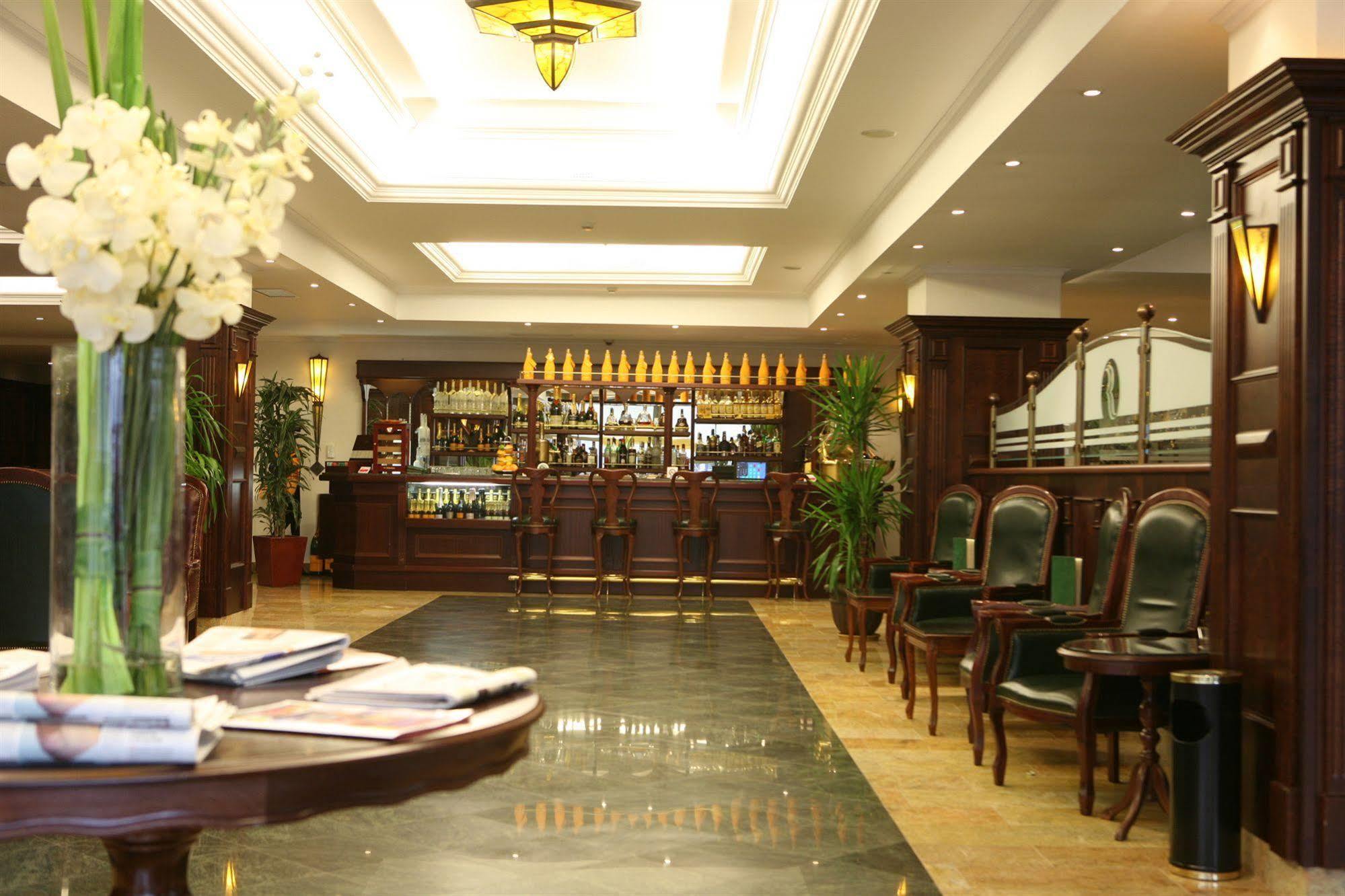 Ramada Hotel & Suites By Wyndham Bucharest North Luaran gambar